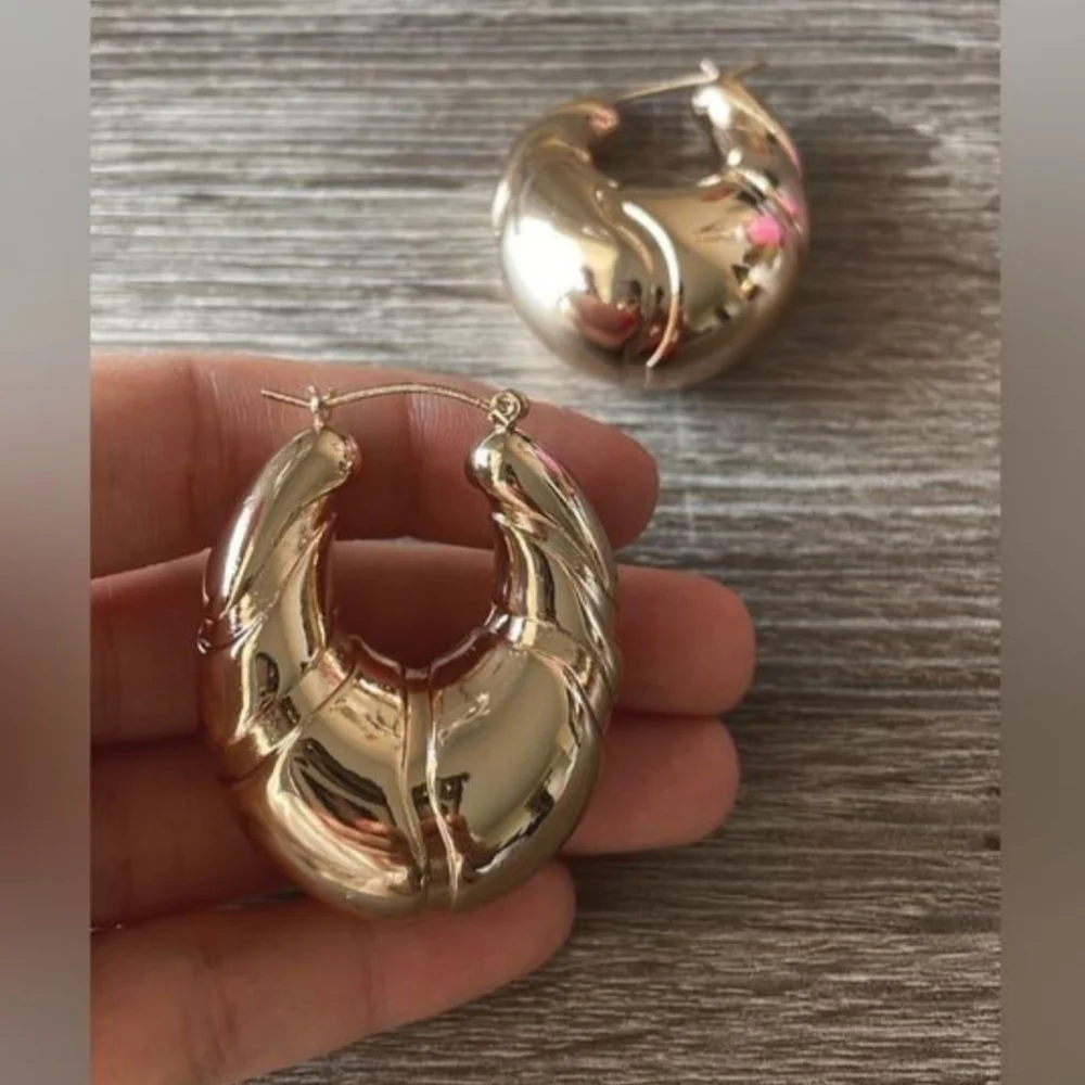 Vintage Italian Style Gold Puffed Hoop Earrings